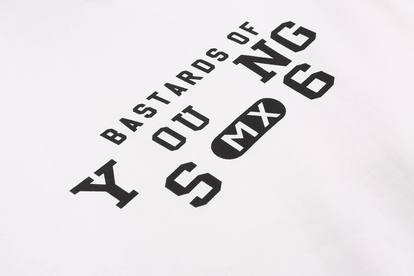 Saint Michael 25NEW YOUNG slogan retro loose velvet crew neck sweatshirt long sleeves Fabric: 420g Style number: SM613 Size: S-M-L-XL Color: White Price: P190